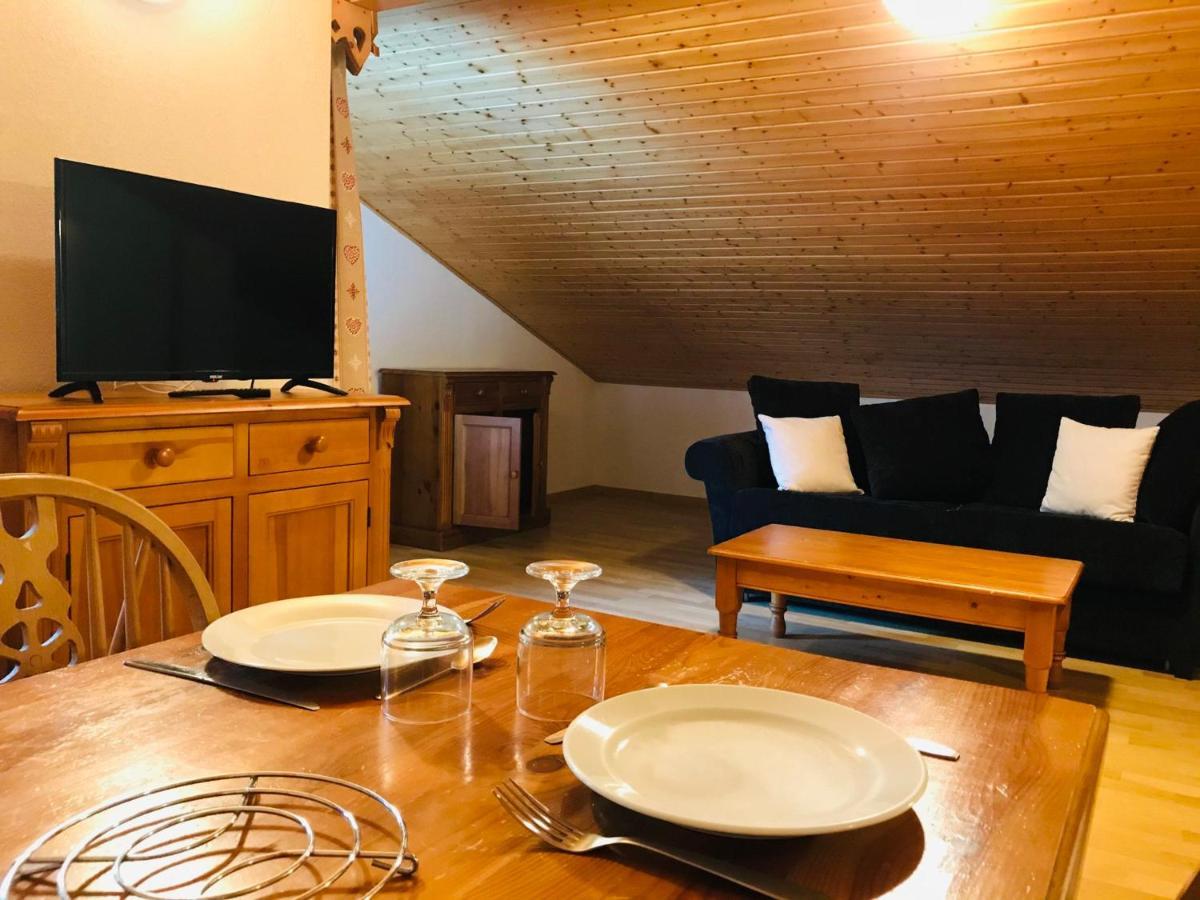 Studio Mansarde Avec Balcon, Piscine Et Parking Souterrain A Samoens - Fr-1-629-92 Dış mekan fotoğraf